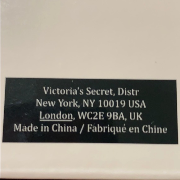 Victoria Secret Gold Plated Bracelet - Picture 4 of 4